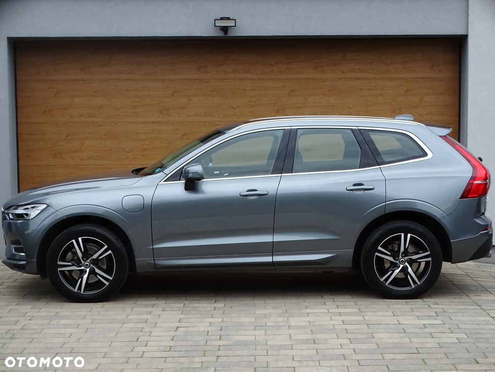 Volvo XC 60 T8 Twin Engine AWD Geartronic Momentum - 2