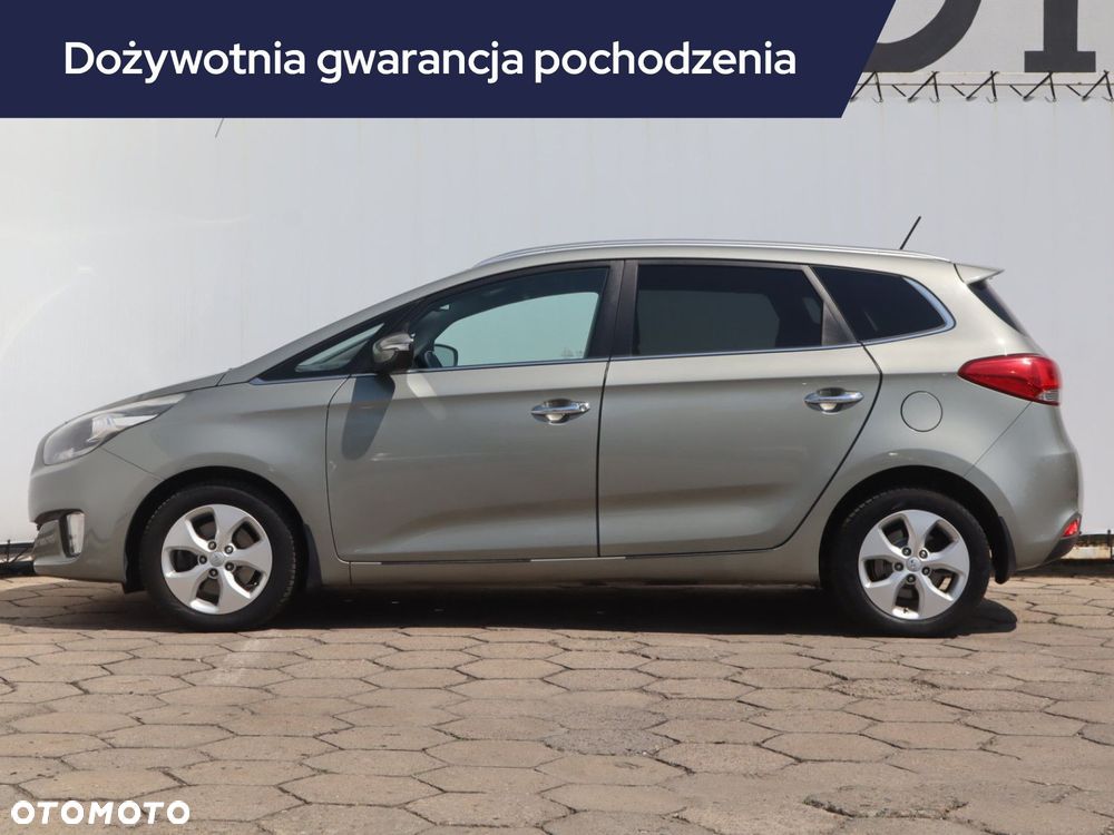 Kia Carens - 4