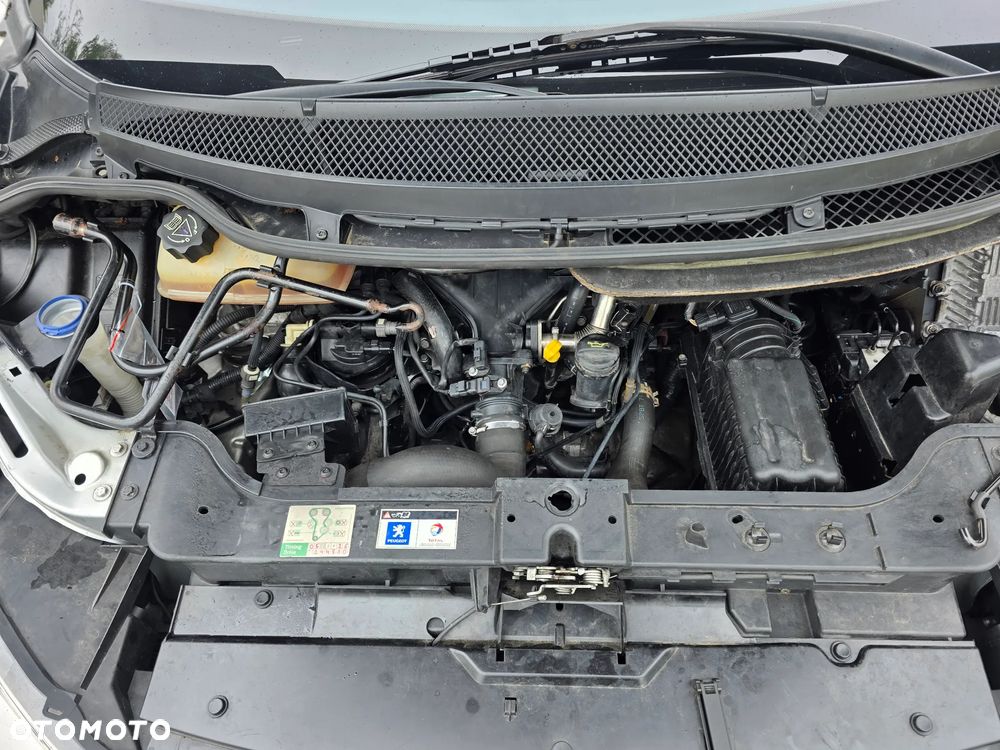 Peugeot 807 HDi 135 Premium - 10