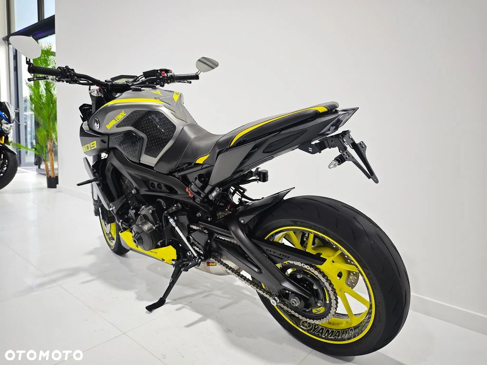 Yamaha MT - 22