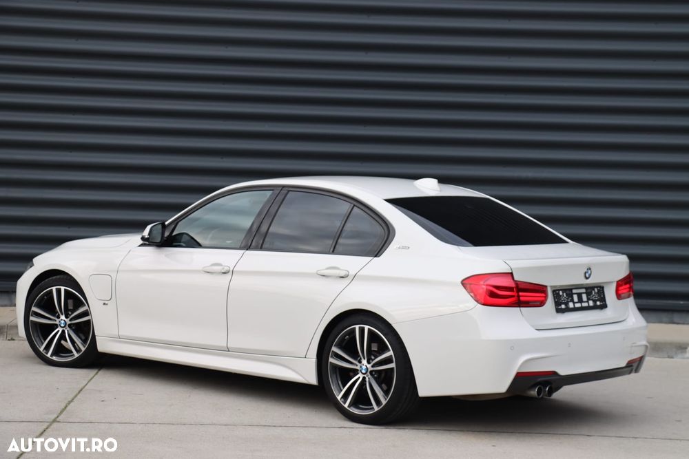 BMW Seria 3 330e iPerformance M Sport - 11