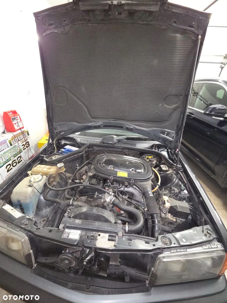 Mercedes-Benz W201 (190) - 11