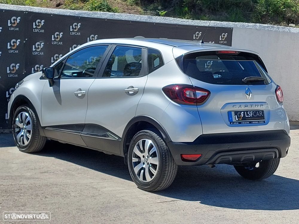 Renault Captur 1.5 dCi EDC - 6