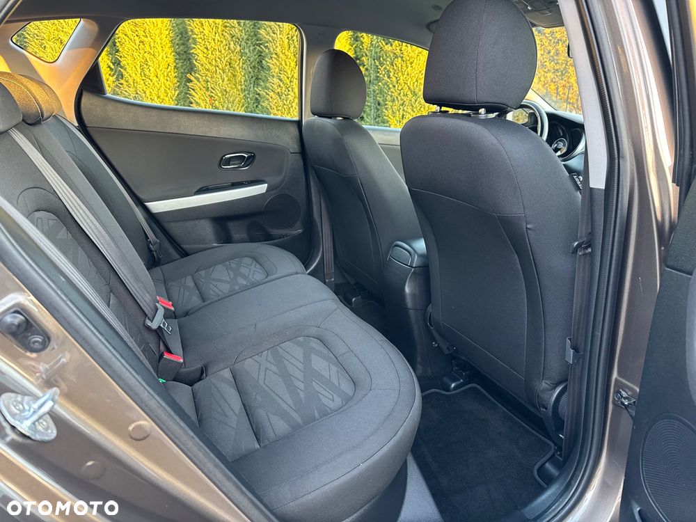 Kia Ceed - 25