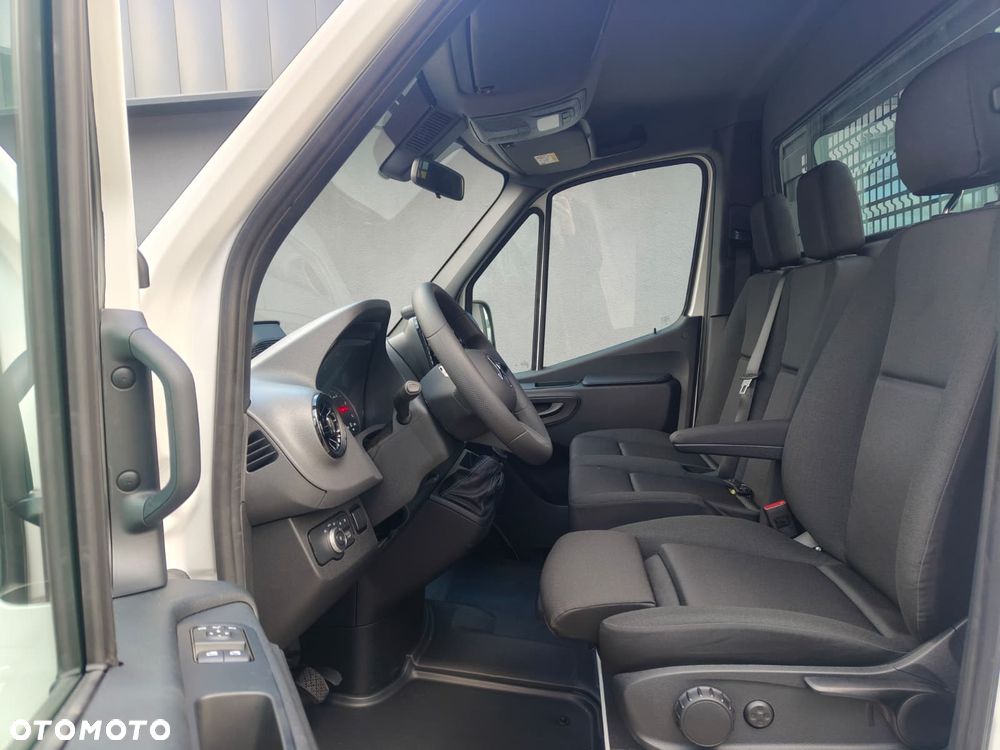 Mercedes-Benz Sprinter - 10