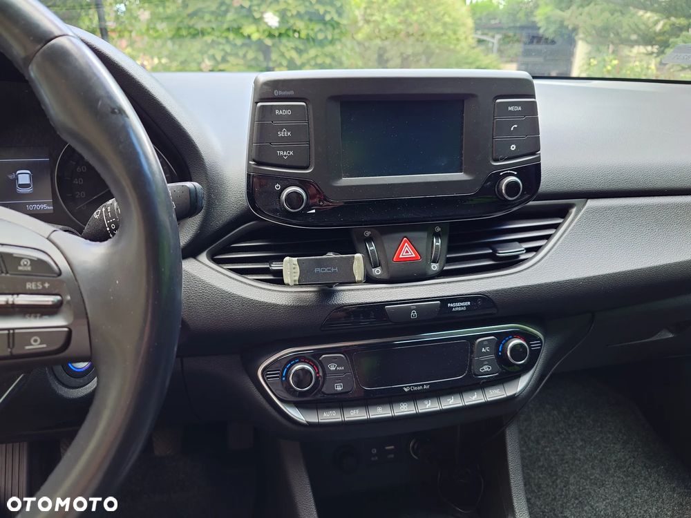 Hyundai i30 1.4 Premiere Comfort - 8