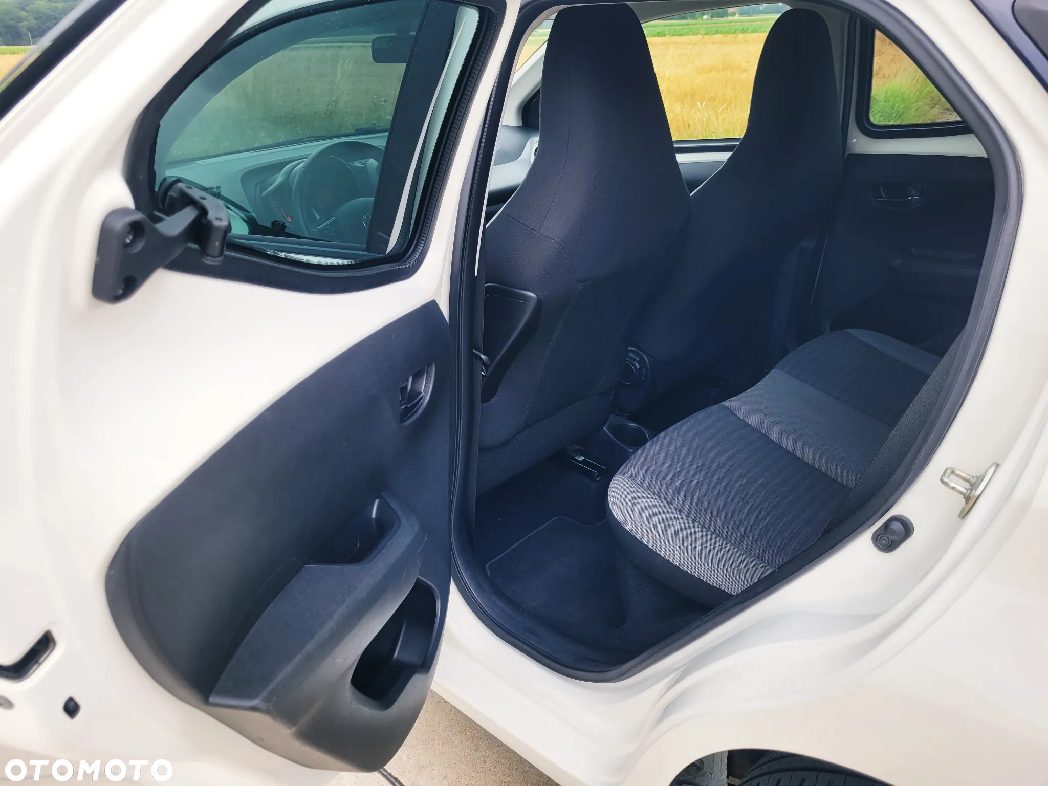 Toyota Aygo x-play connect - 19