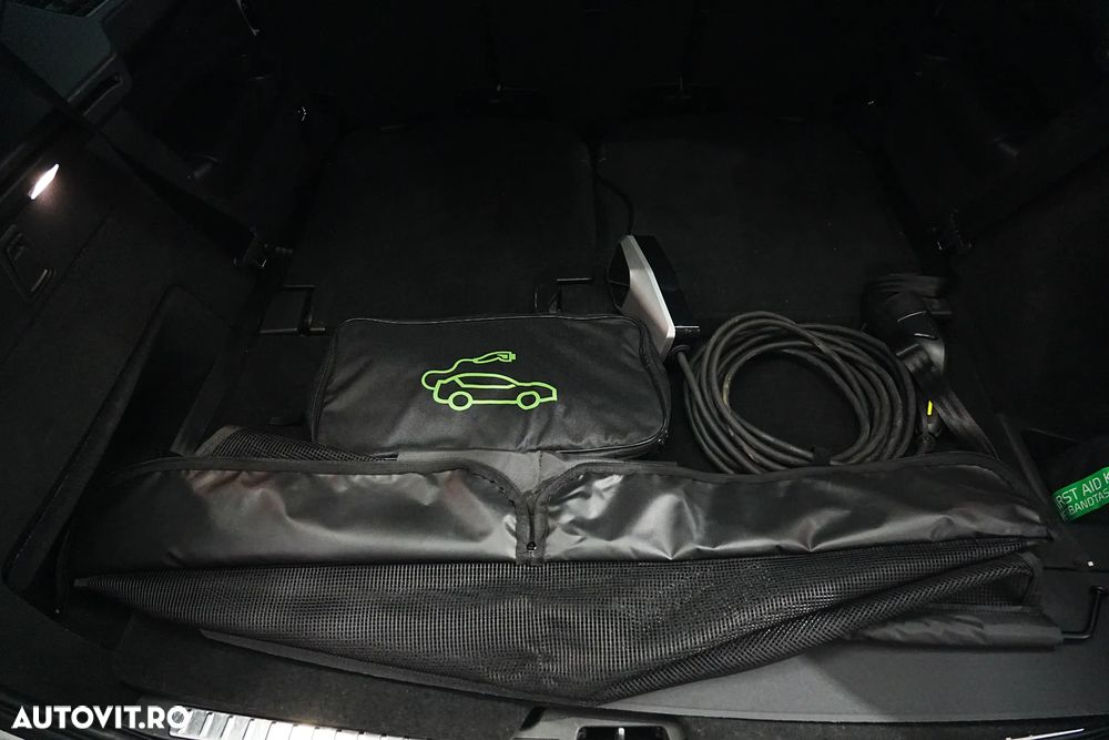 Volvo XC 90 Recharge T8 eAWD R-Design Expression - 26