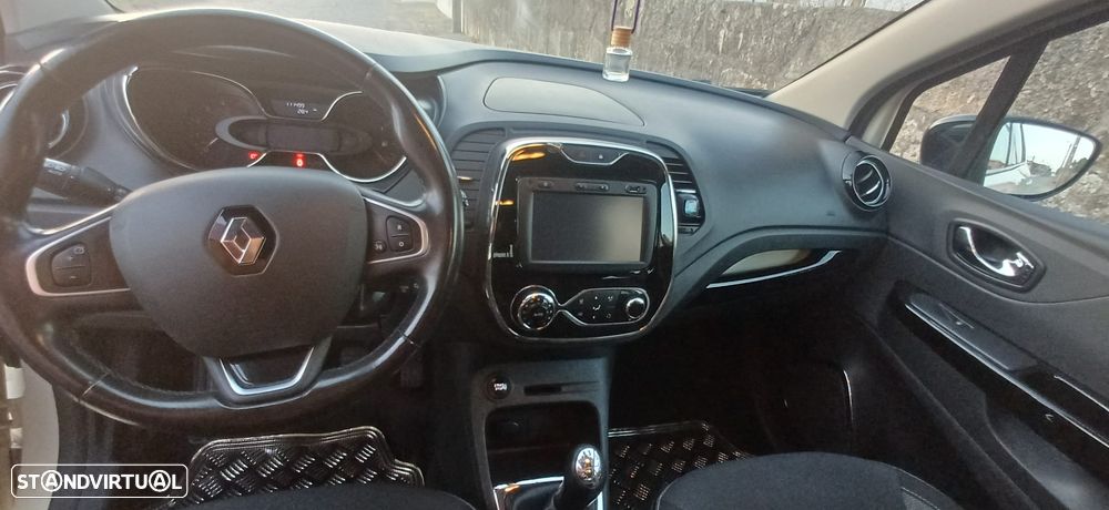 Renault Captur 1.5 dCi Exclusive EDC - 6