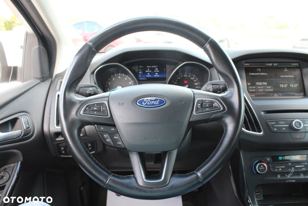 Ford Focus 1.0 EcoBoost Titanium - 17