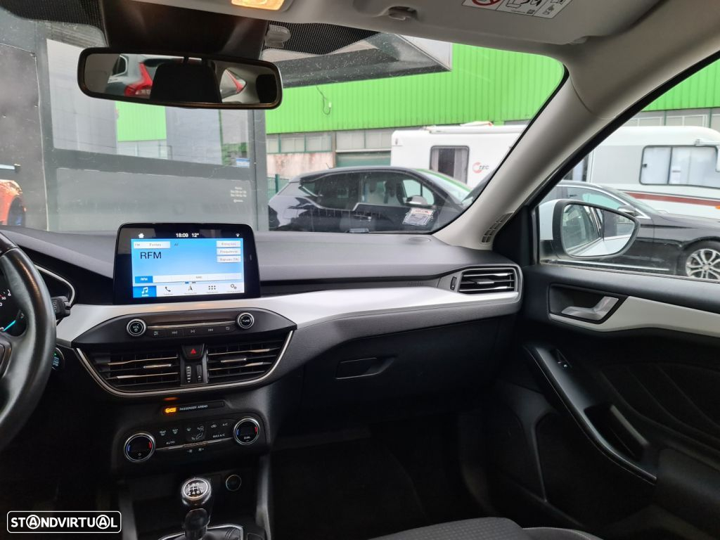 Ford Focus SW 1.0 EcoBoost Business - 23