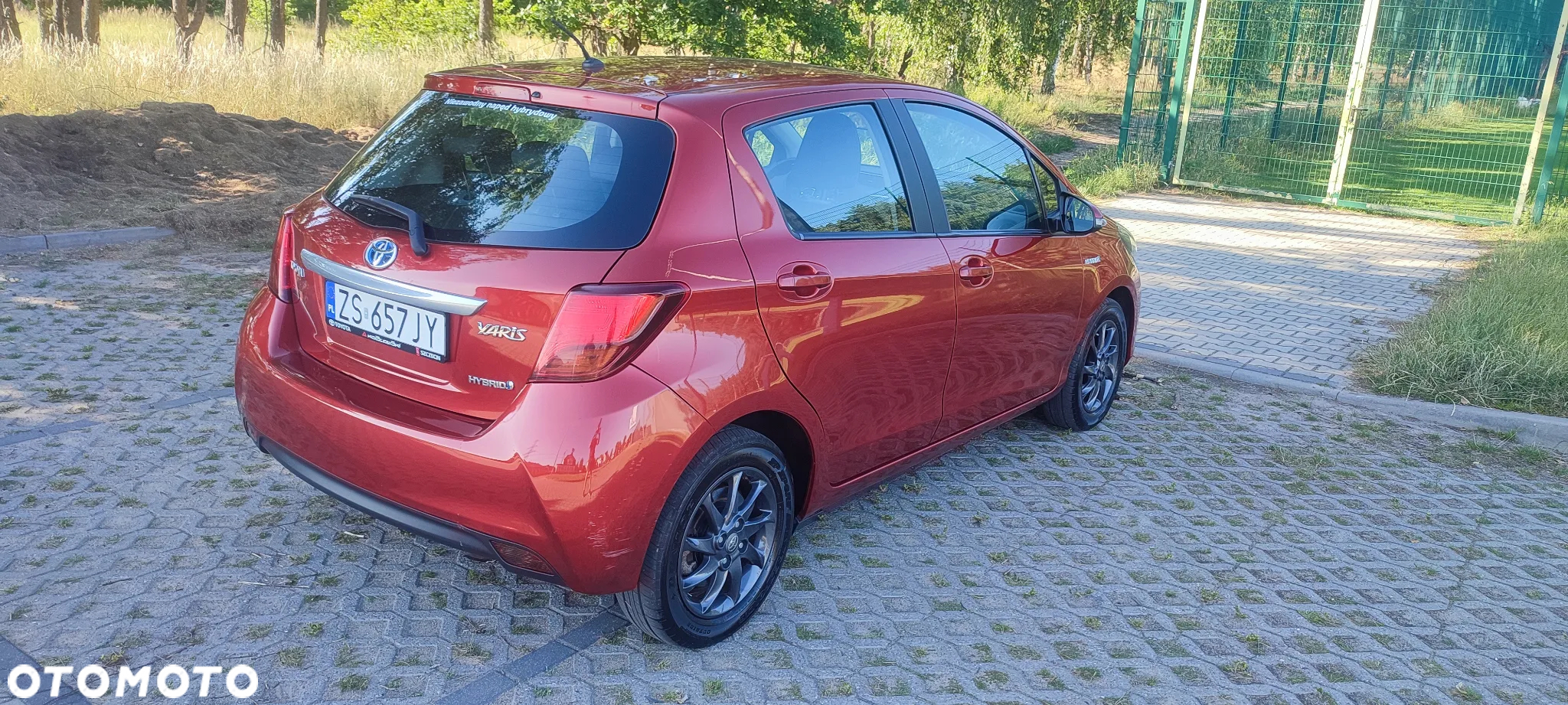 Toyota Yaris Hybrid 100 Premium - 15