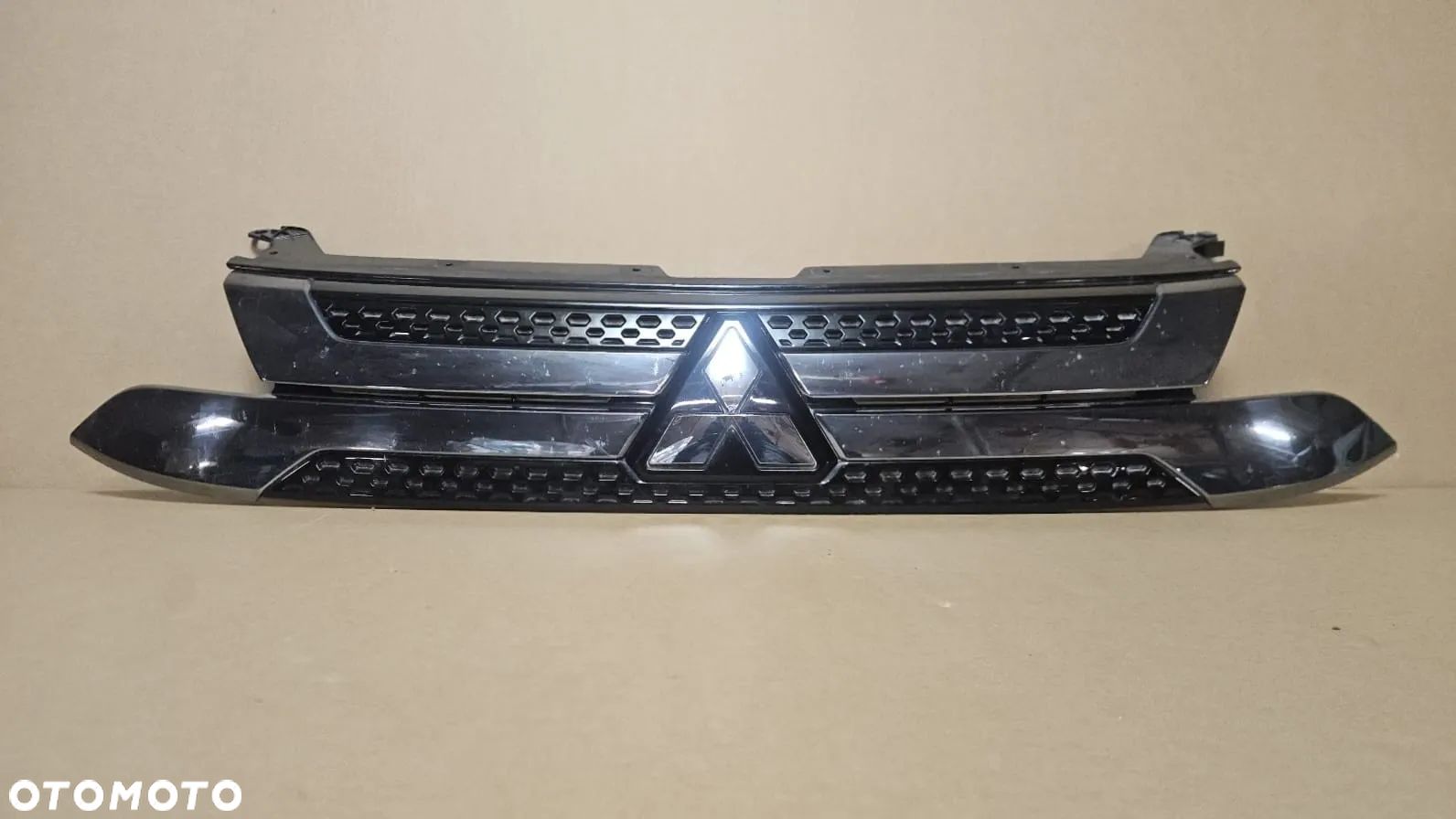 MITSUBISHI OUTLANDER 3 III LIFT 18- ATRAPA / GRILL PRZEDNI PRZÓD 7450B298 - 1