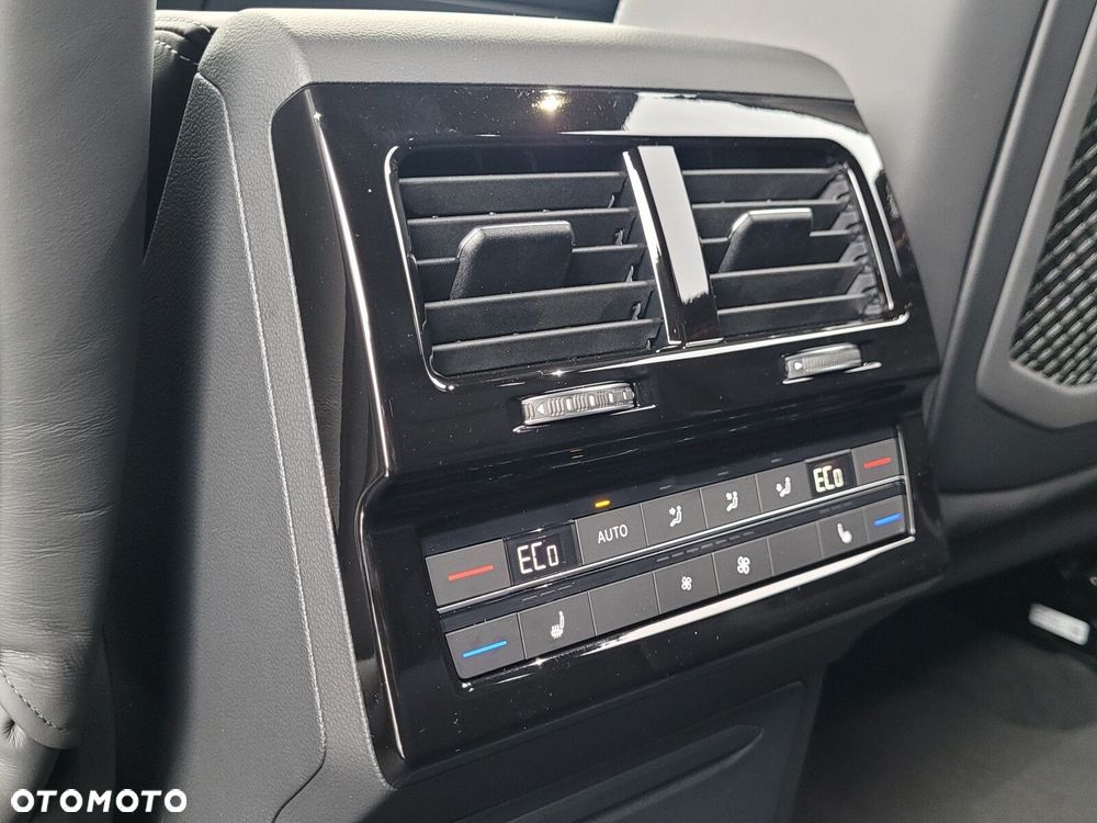 Volkswagen Touareg 3.0 V6 TDI SCR 4Mot R-Line - 25