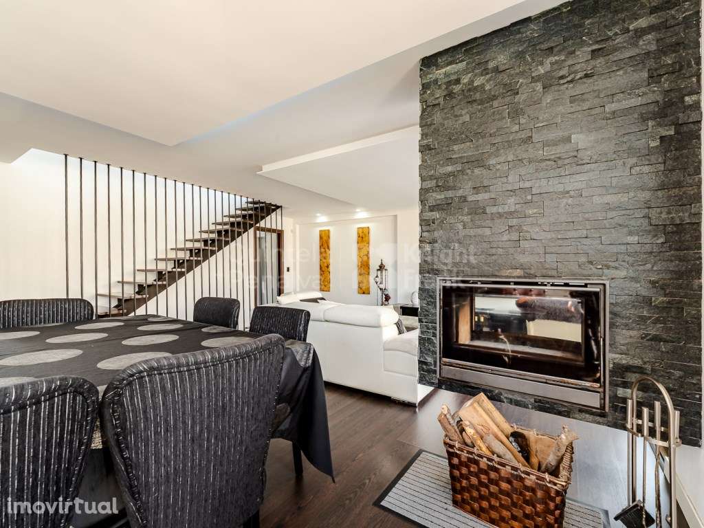 Moradia T4 com piscina de água Salgada em Caxias - Grande imagem: 4/28