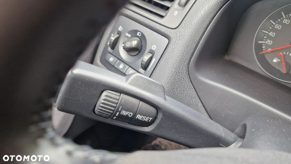 Volvo V50 D3 Momentum - 14