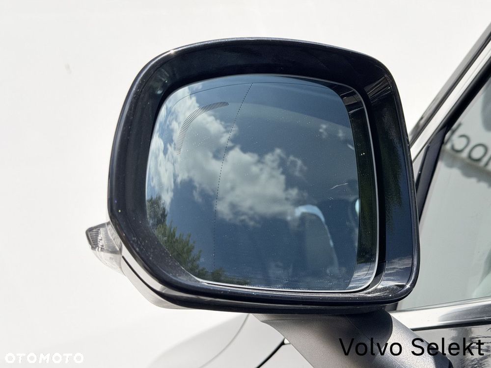 Volvo XC 90 - 9
