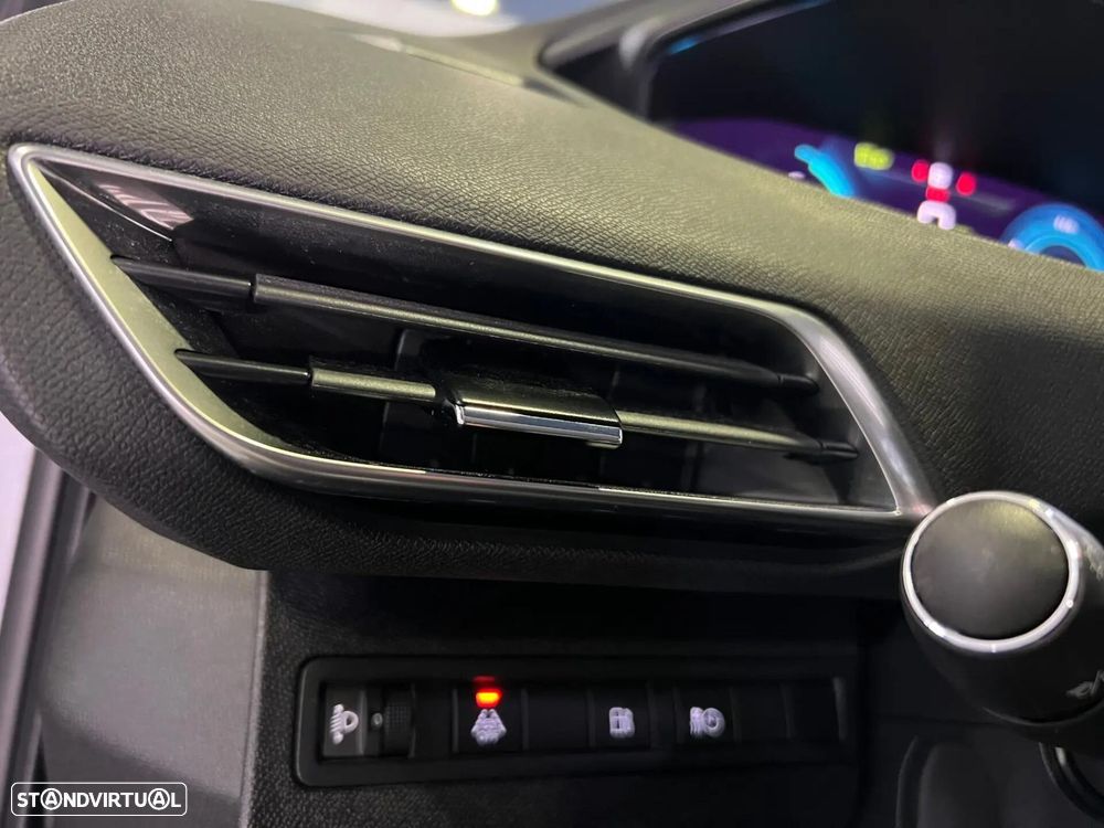 Peugeot 3008 1.6 Hybrid GT e-EAT8 - 28