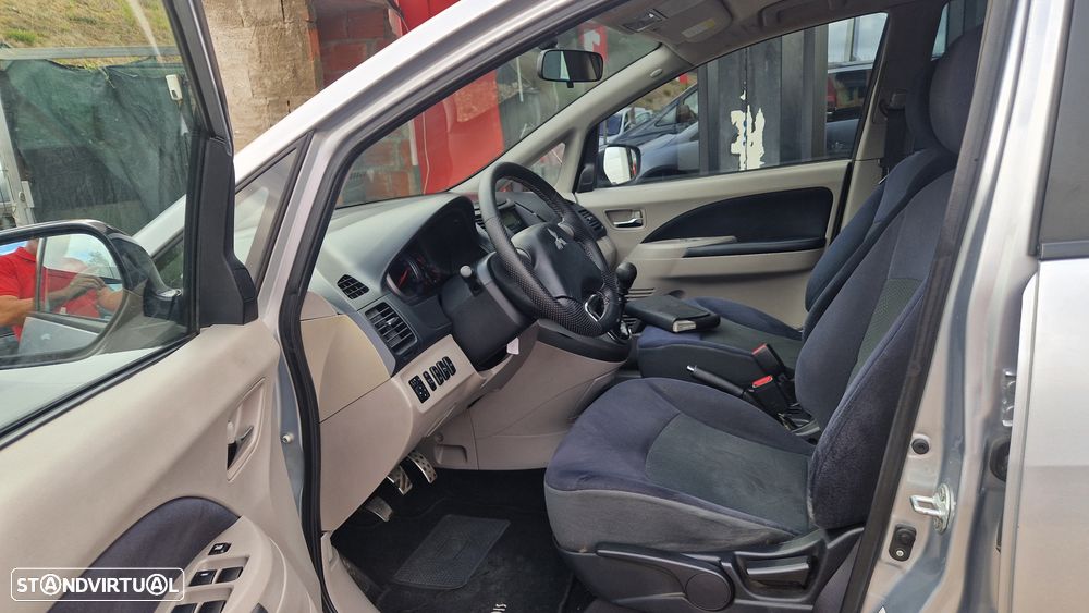 Mitsubishi Grandis 2.0 DI-D Instyle FPF - 11