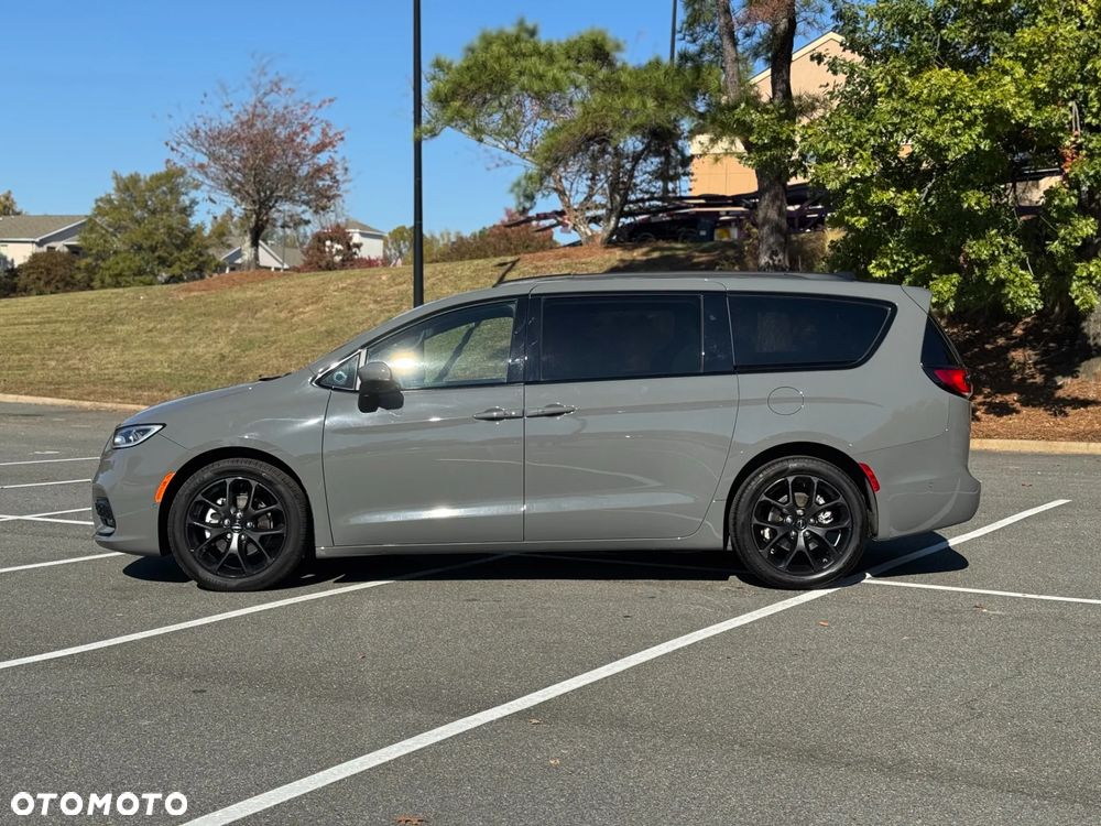 Chrysler Pacifica - 5