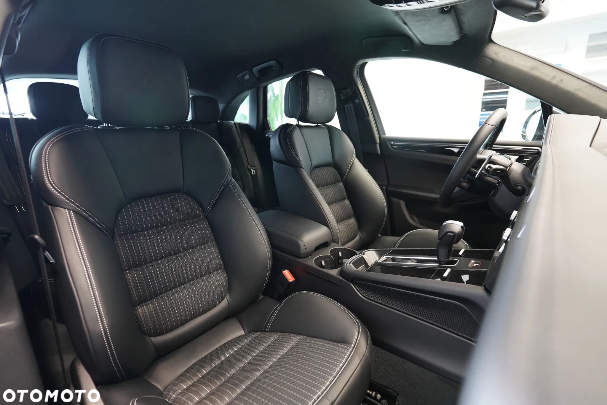 Porsche Macan T - 25