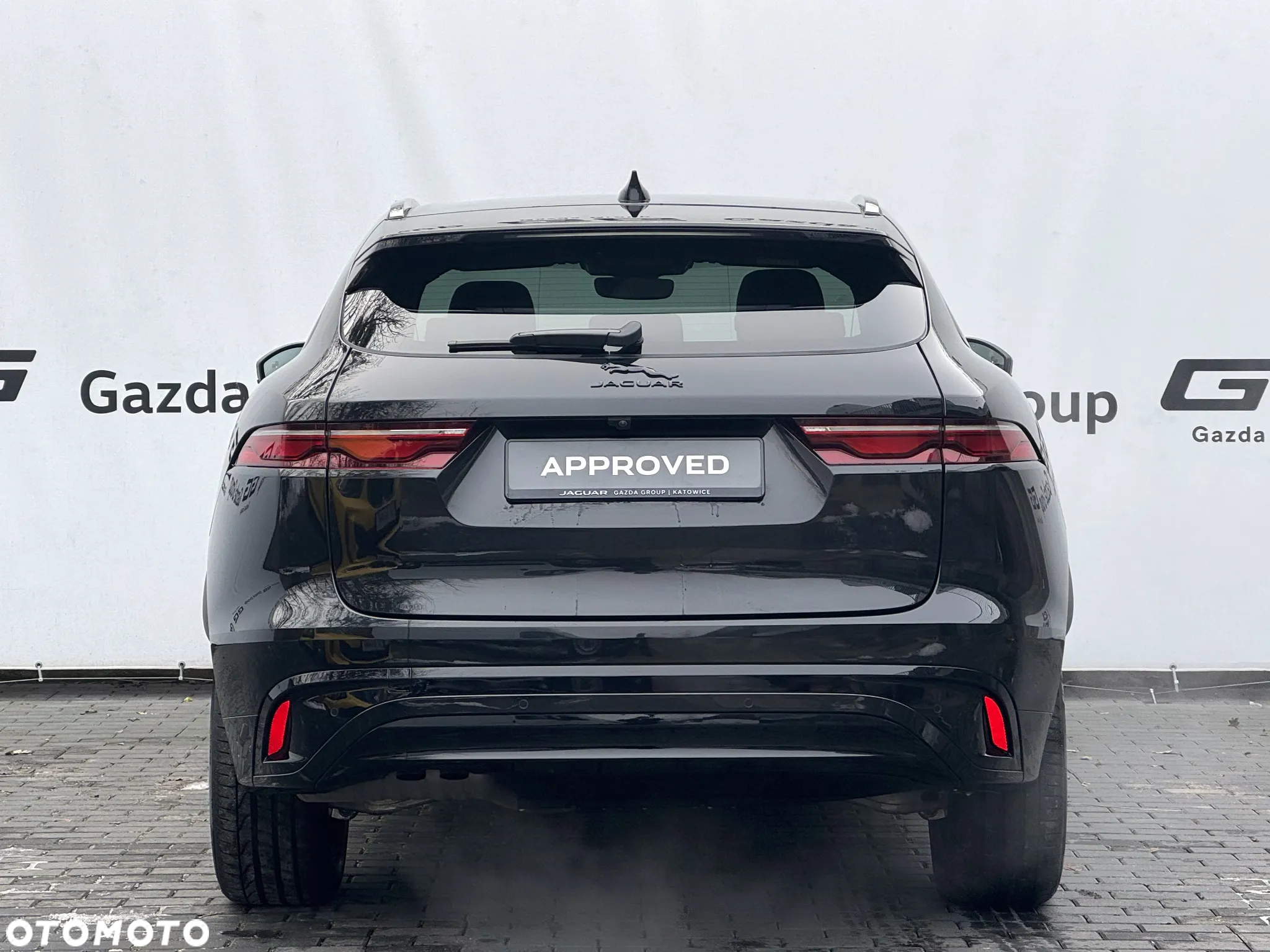 Jaguar F-Pace D200 AWD R-Dynamic SE - 6