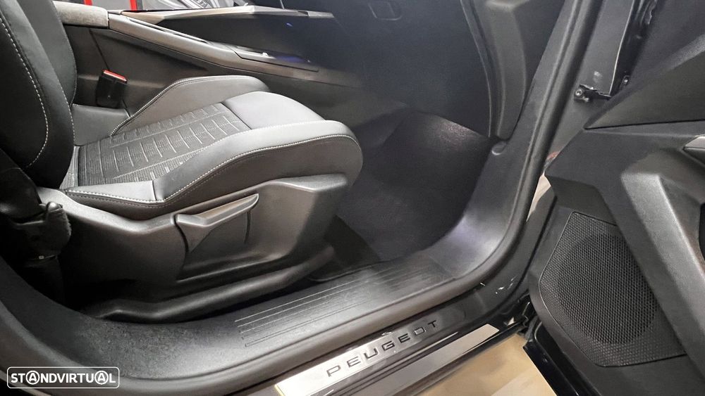 Peugeot E-3008 73 kWh GT - 42