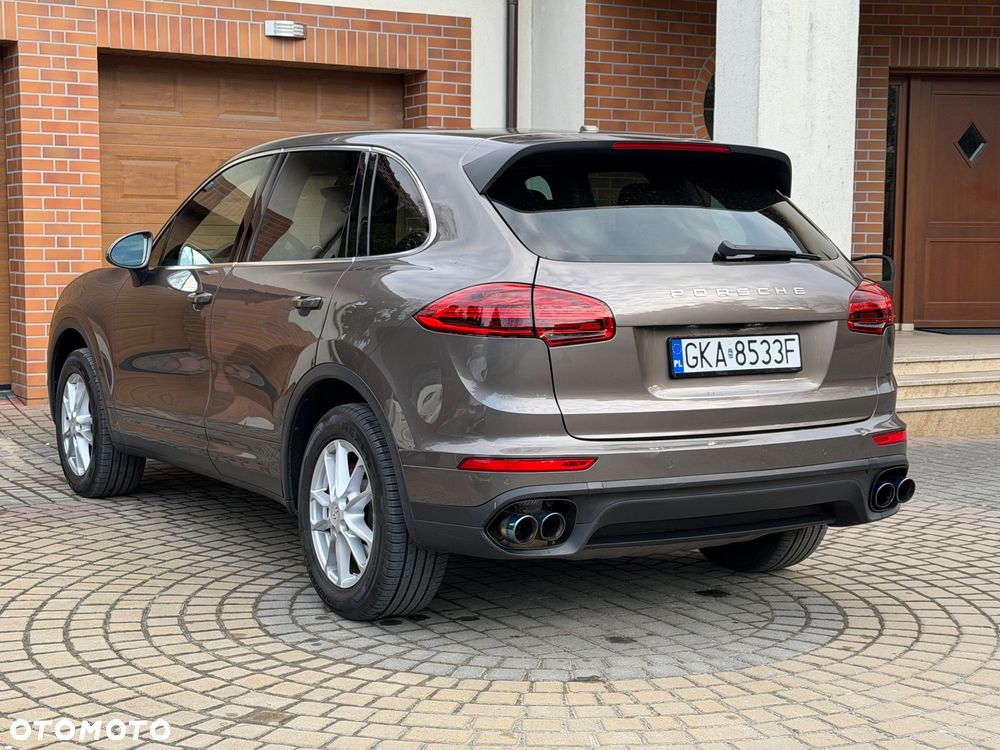 Porsche Cayenne - 4