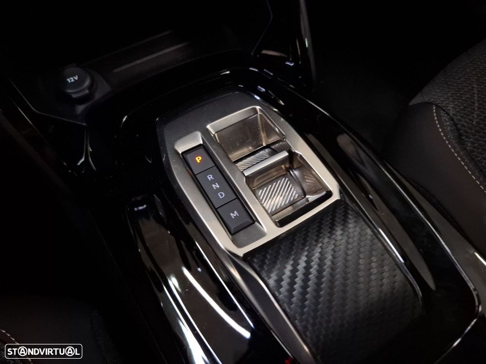 Peugeot 208 1.2 Hybrid Allure e-DCS6 — fotografia 17