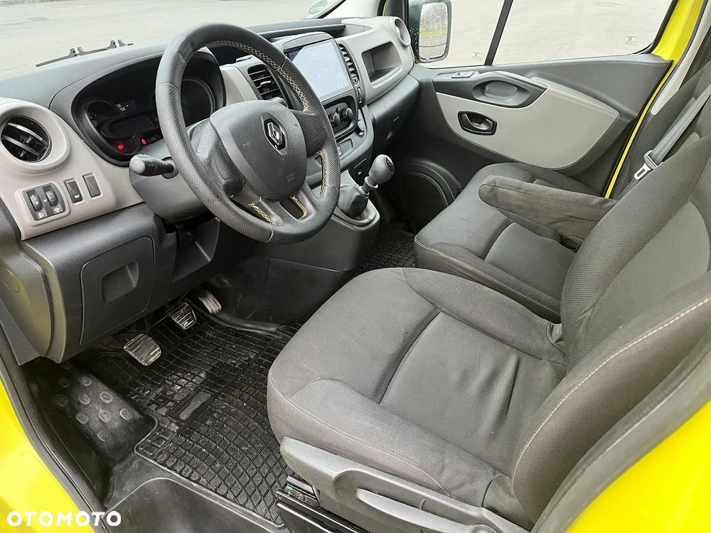 Renault Trafic 1.6 CDTI - 11