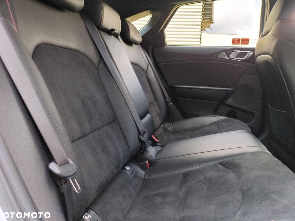 Kia ProCeed 1.6 T-GDI GT DCT - 30