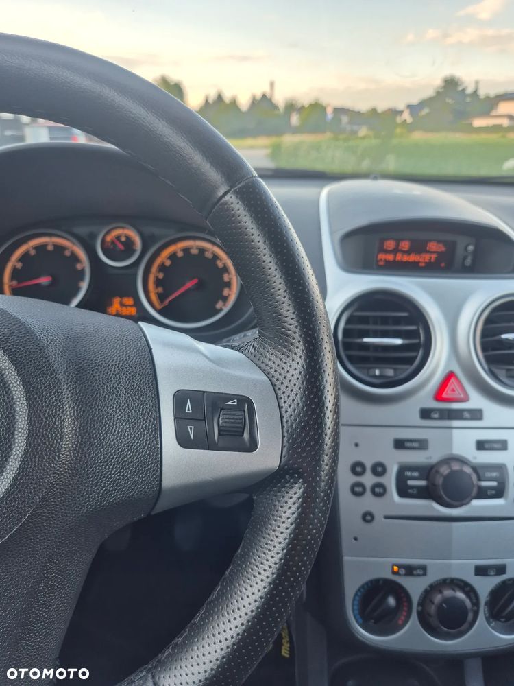 Opel Corsa 1.2 16V Enjoy - 26