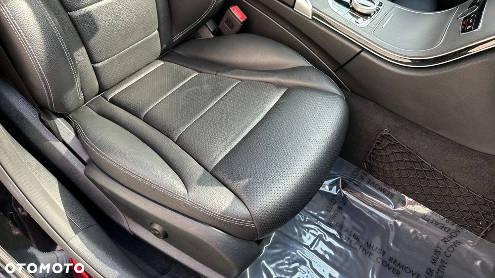 Mercedes-Benz Klasa C 300 9G-TRONIC AMG Line - 27