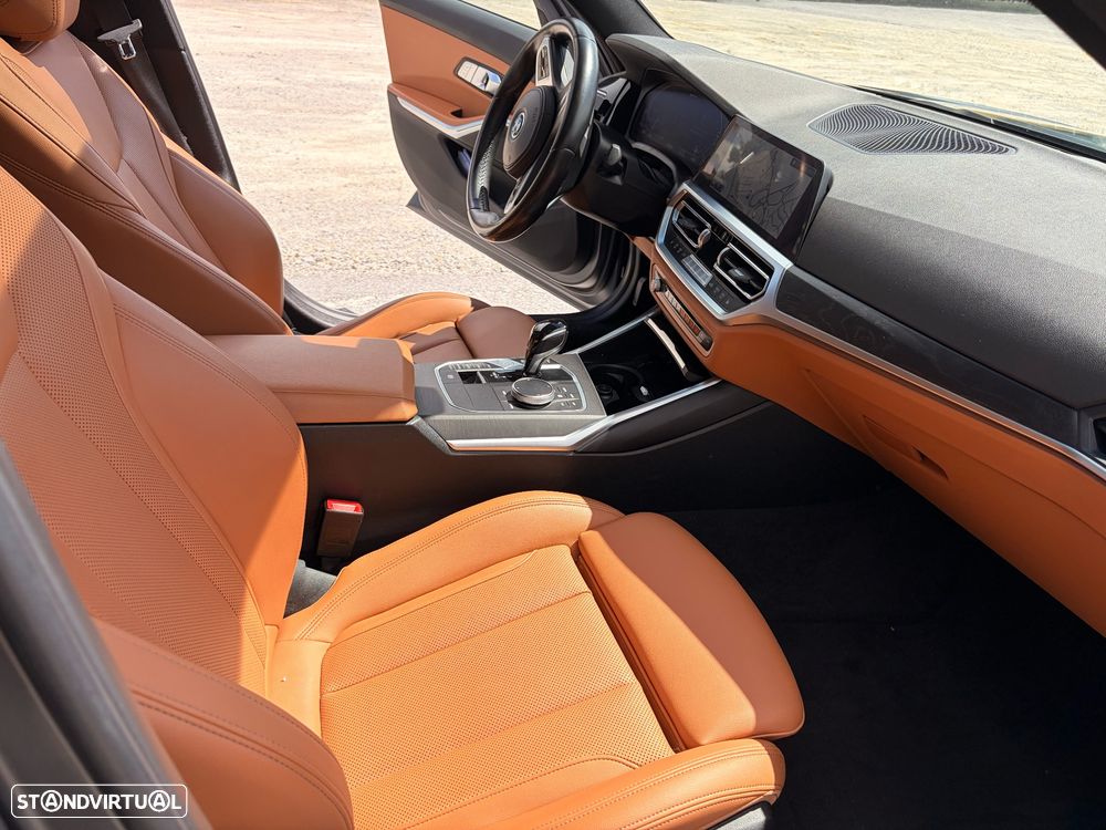 BMW 330 e Pack Desportivo M Auto - 20