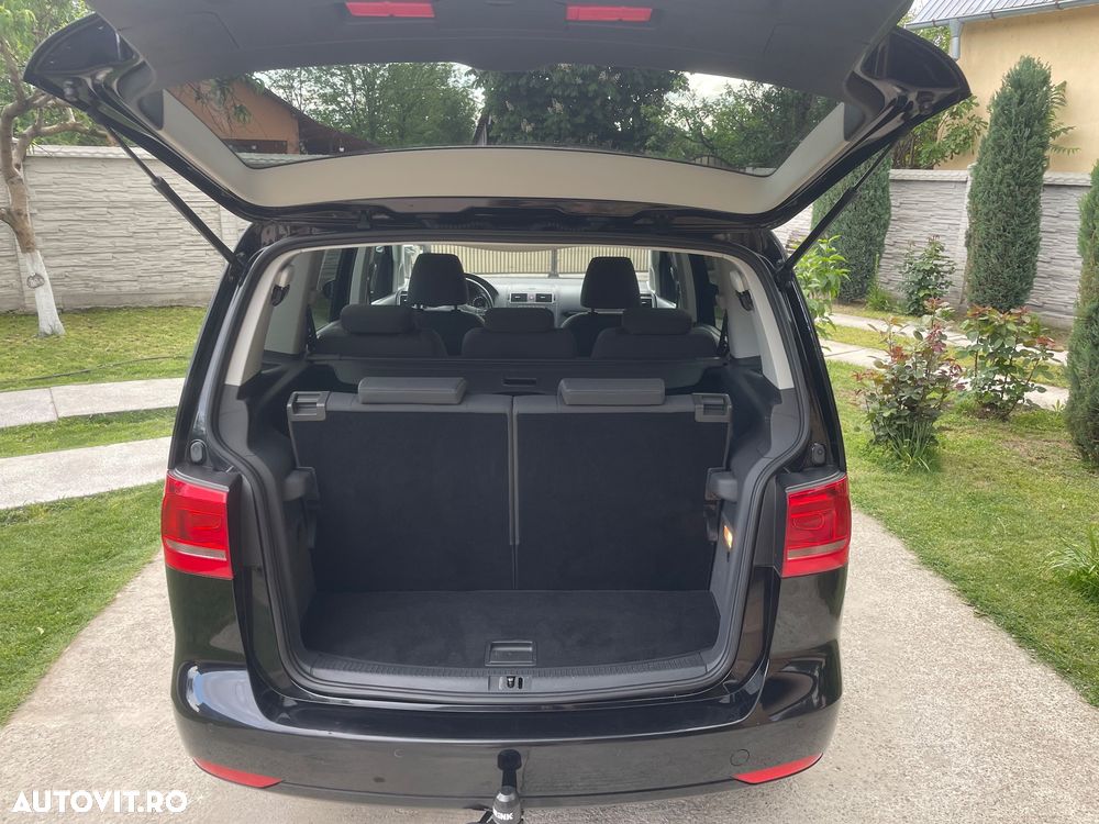 Volkswagen Touran - 17