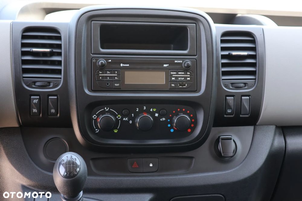 Renault Trafic Grand 1.6 dCi - 7