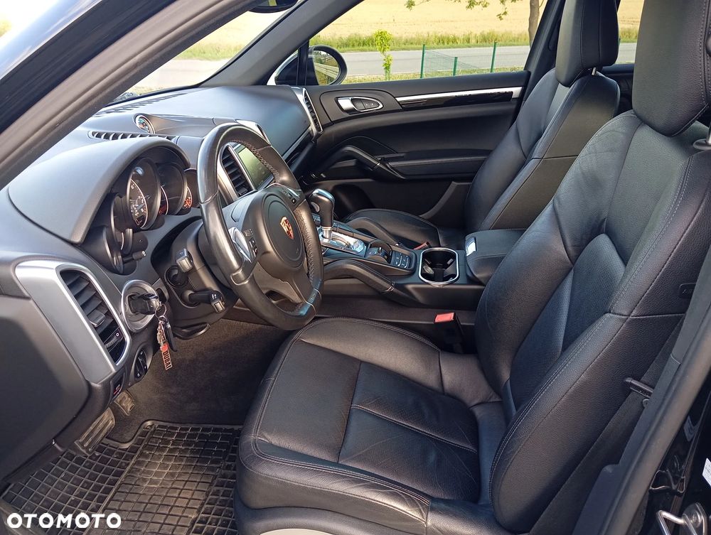 Porsche Cayenne - 16