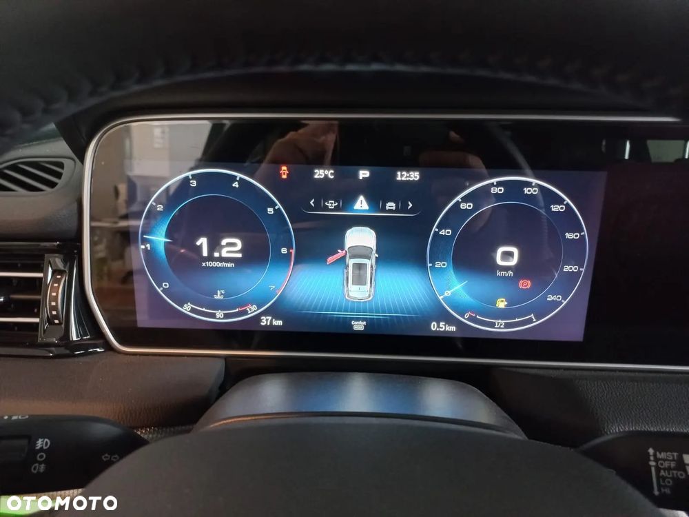 Hongqi HS5 2.0T AWD - 16
