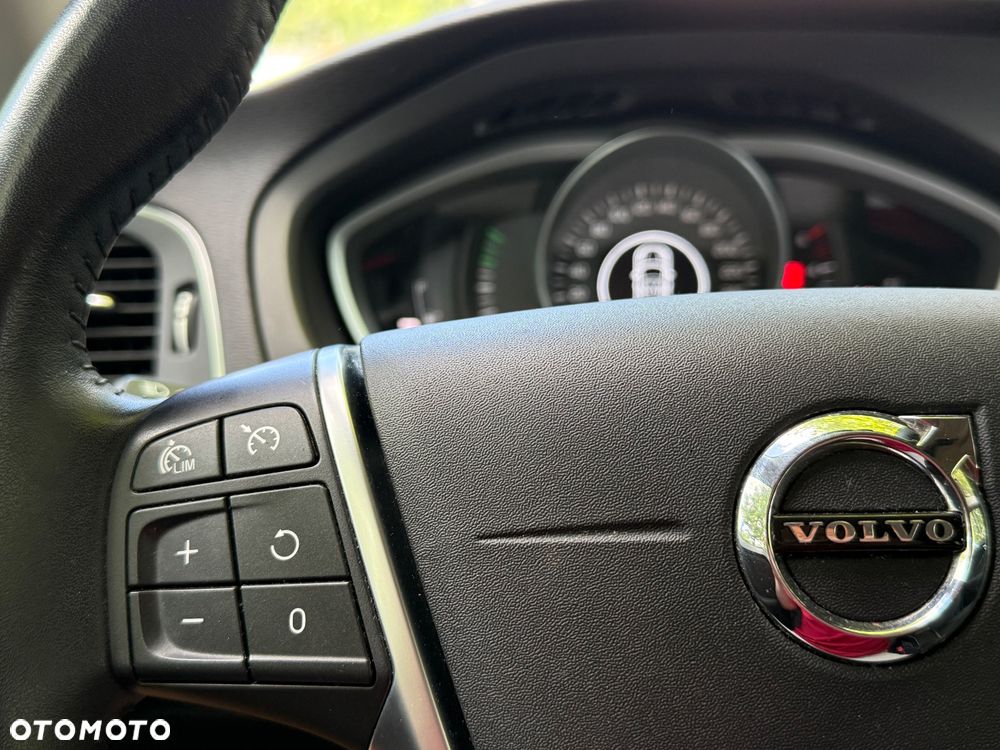 Volvo V40 Cross Country D3 Drive-E SCR Momentum - 25