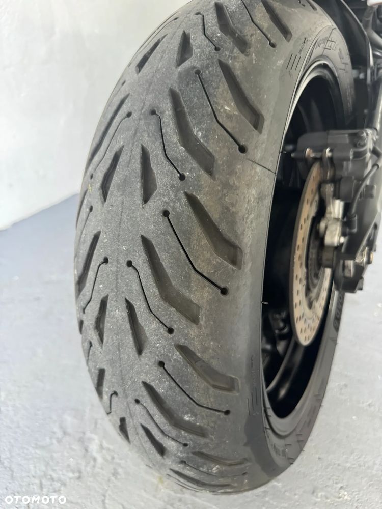 Yamaha MT - 28