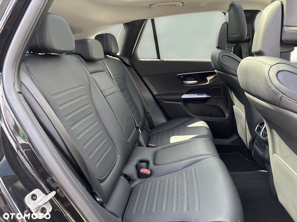 Mercedes-Benz GLC - 22