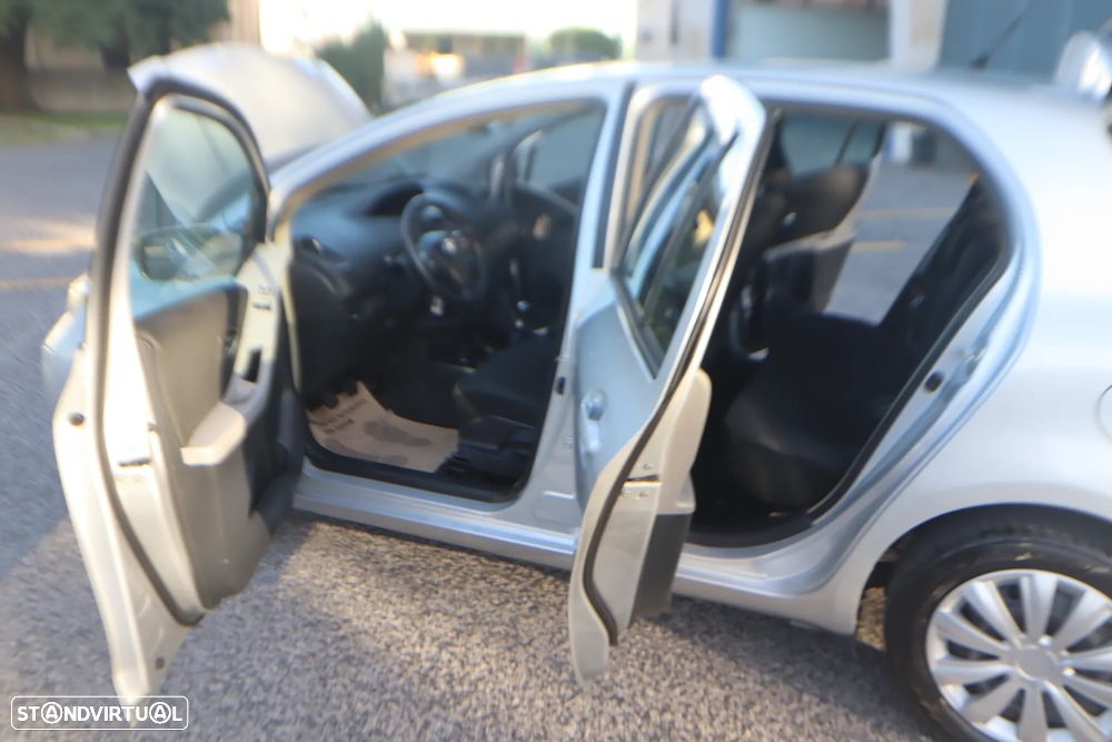 Toyota Yaris 1.0 VVT-i Comfort - 42