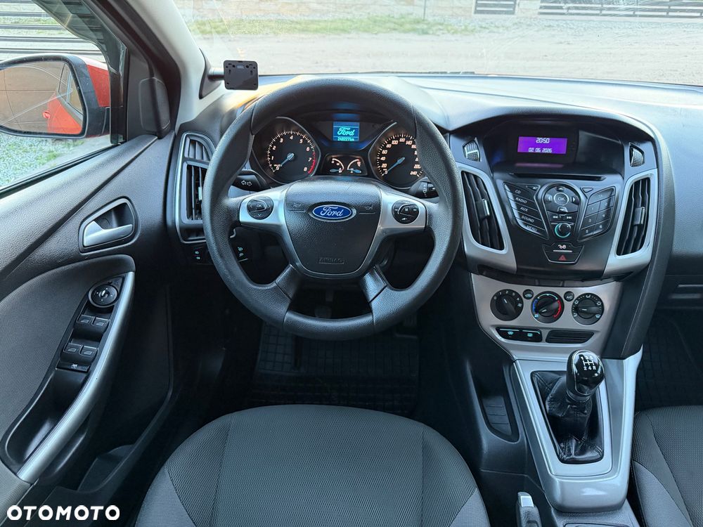 Ford Focus 1.6 Edition - 19