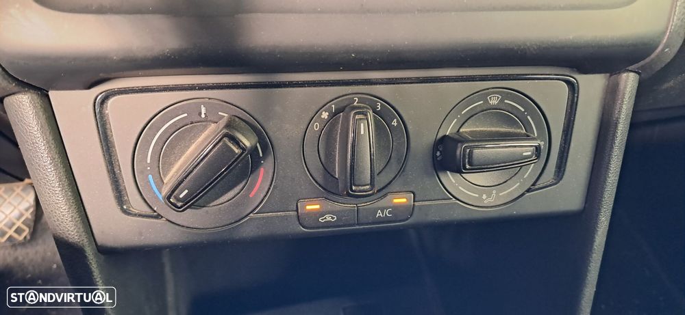 VW Polo 1.0 Trendline - 9