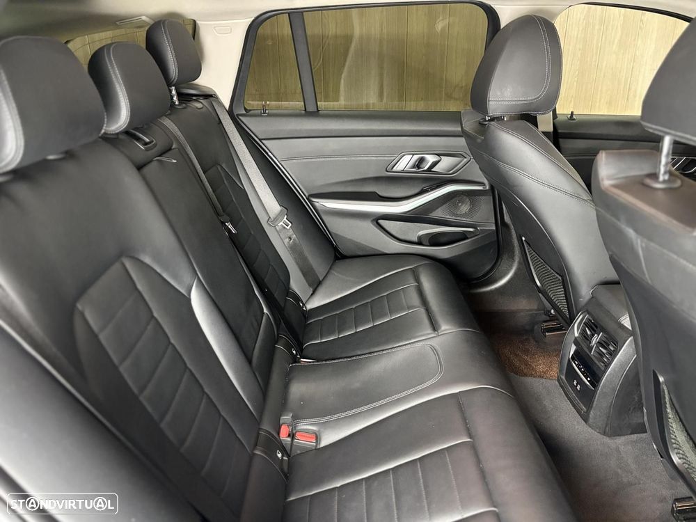 BMW 330 e Line Luxury Auto - 18