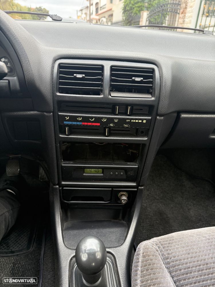 Suzuki Swift 1.3 GL Sedan - 12