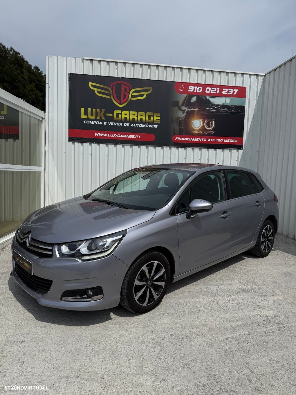Citroën C4 1.2 PureTech Shine EAT6 - 1