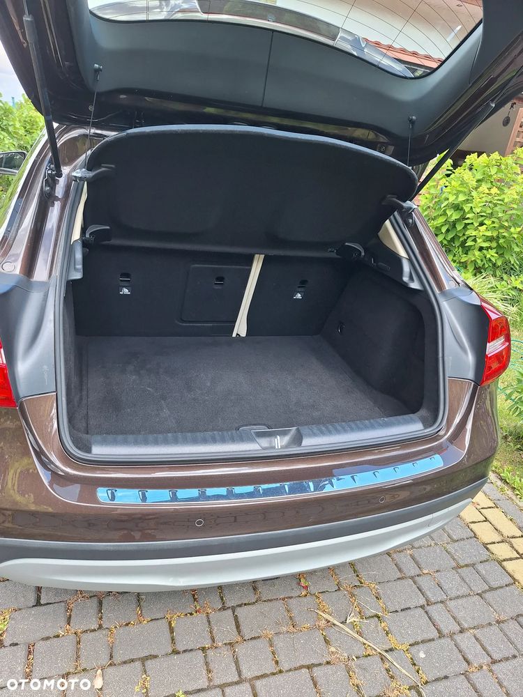 Mercedes-Benz GLA 200 7G-DCT Urban - 11
