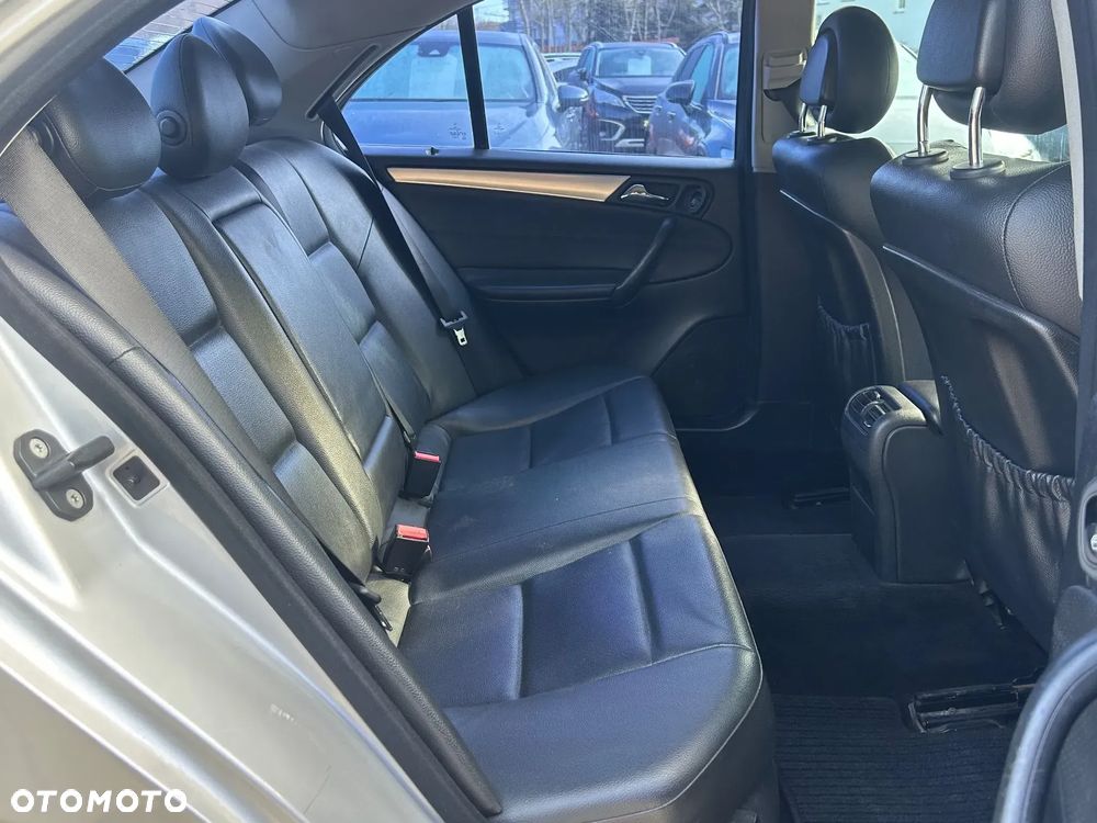 Mercedes-Benz Klasa C 200 T CDI Avantgarde - 20