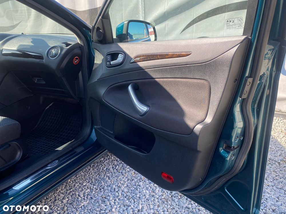 Ford Mondeo 2.0 TDCi Ghia - 30